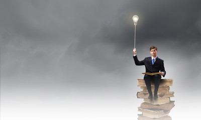 按揭买三十万左右的车三年时间月供多少