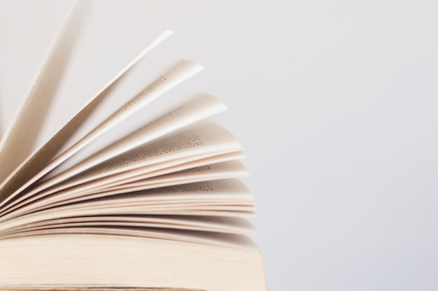 李佳薇 冯天薇 于梦雨 是中国人吗