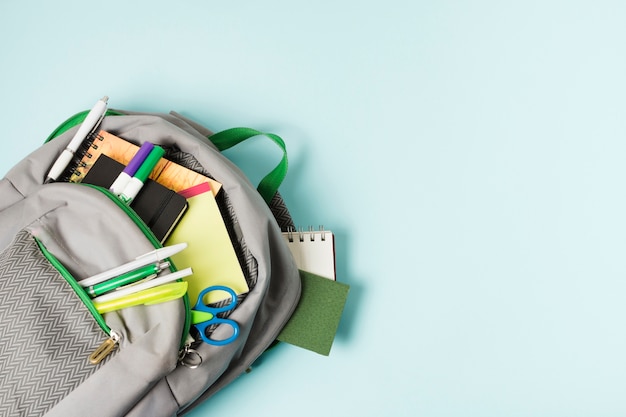 李佳薇 冯天薇 于梦雨 是中国人吗